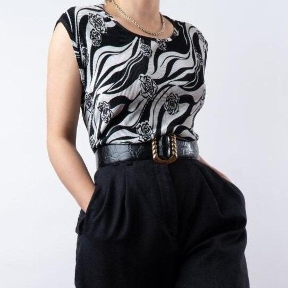 EK Designs Graphic Print Crinkle Sleeveless Top Black White Womens L Vintage